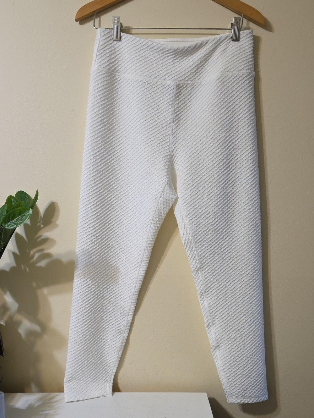 Joe Fresh Active NWOT High Waisted Waffle Pant/Legging -  White - L